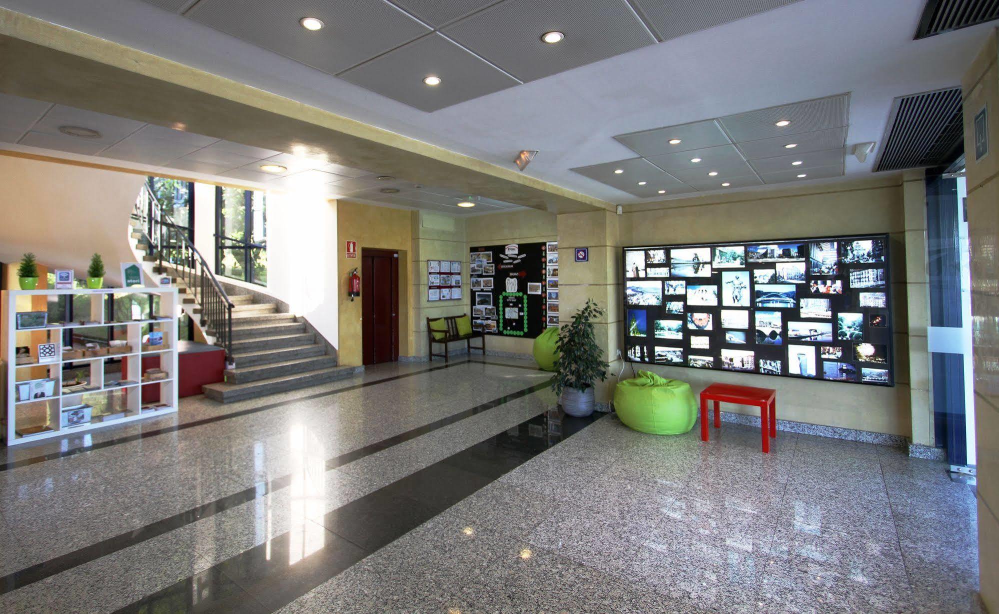Bilbao Hostel Ngoại thất bức ảnh